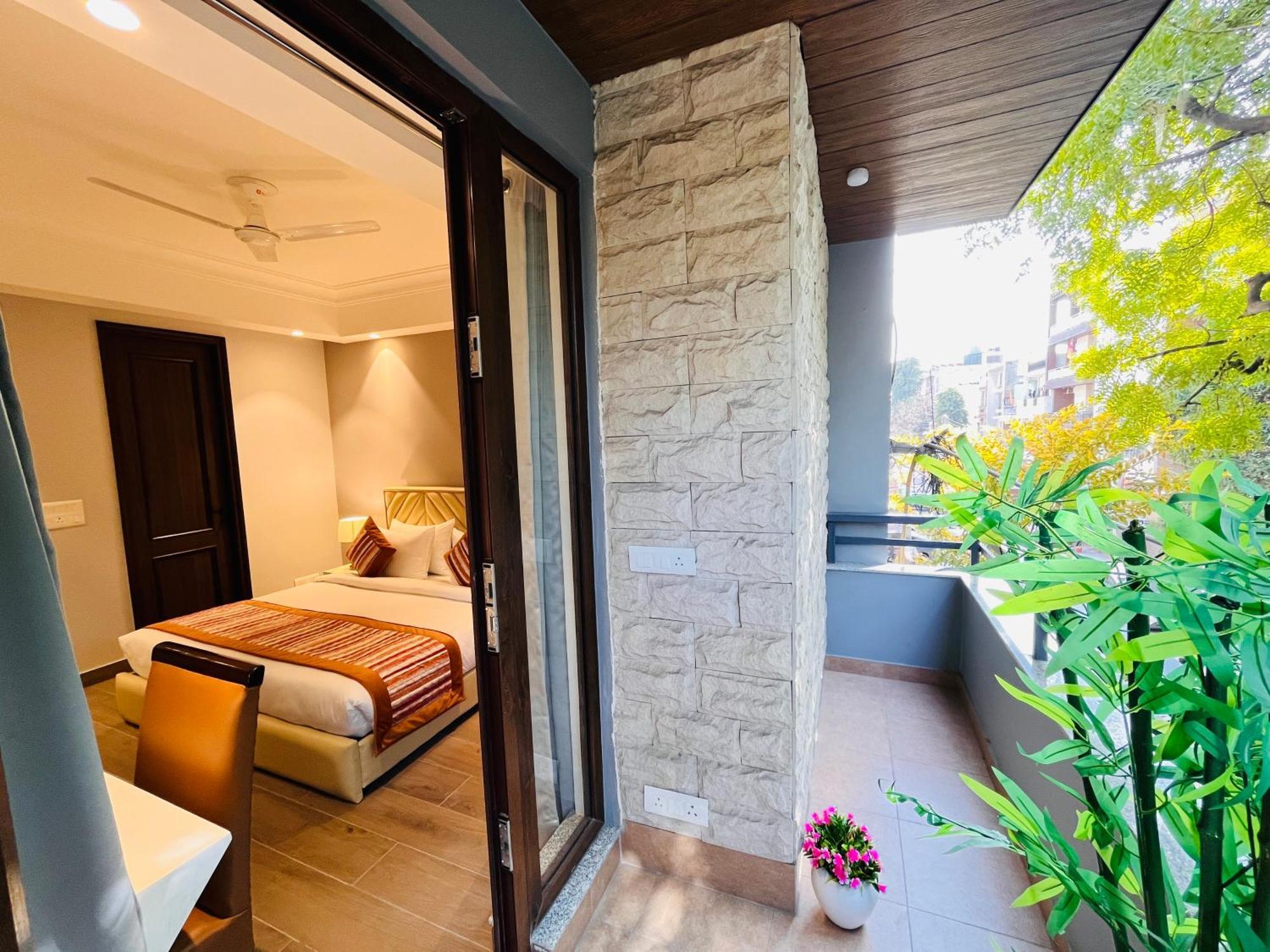 Hotel Gianmala Residency South Extension Near Aiims Delhi New Delhi Exterior photo
