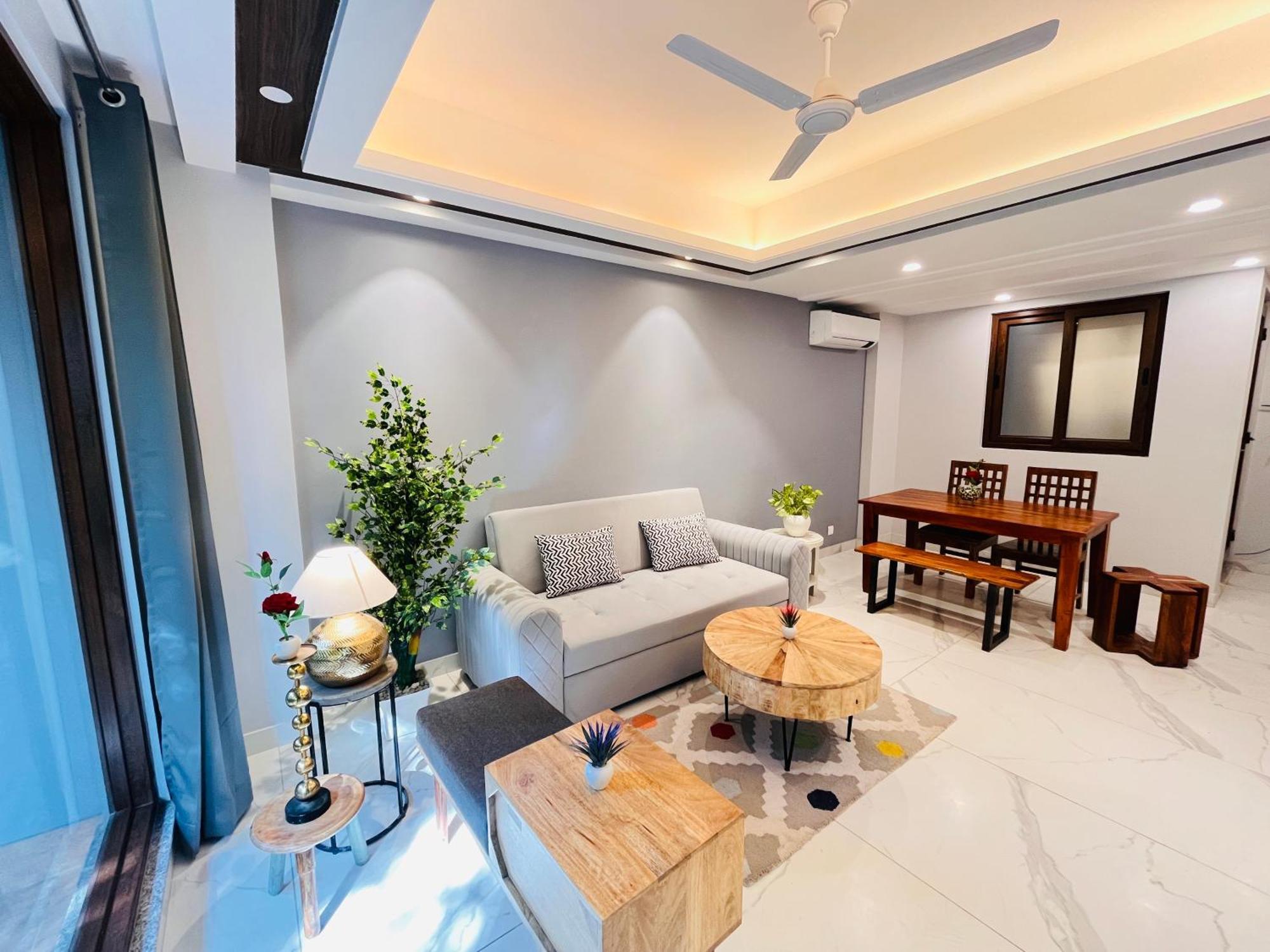 Hotel Gianmala Residency South Extension Near Aiims Delhi New Delhi Exterior photo